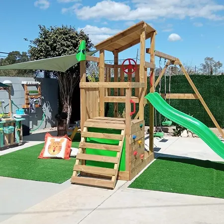 Country house Casa Enric , Con Zona Infantil, Piscina Y Parking Privado *
