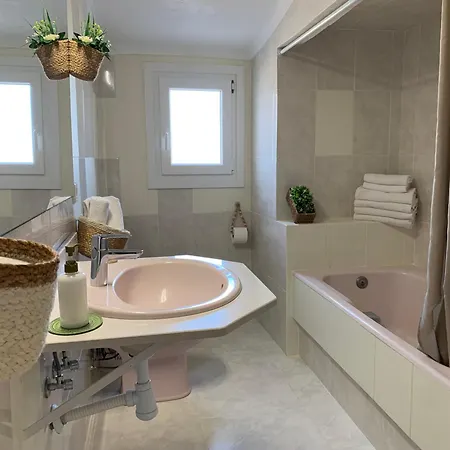 Casa Enric , Con Zona Infantil, Piscina Y Parking Privado Country house *